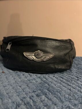 Harley-Davidson Black Leather Belt Bag with Silver Wing Emblem